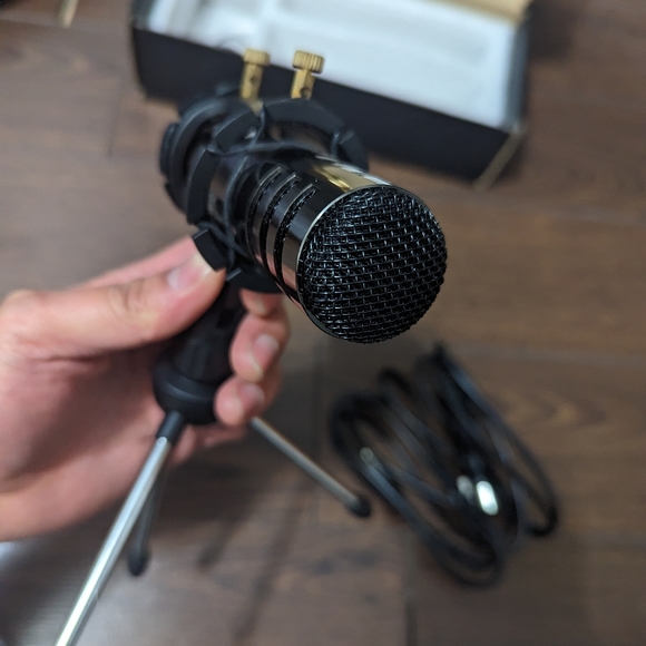 Professional Microphone - Picture 3 of 4